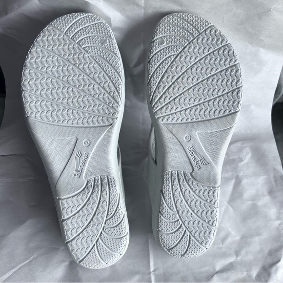 New Dansko Women's Sz 10 Krystal Slip-On Thong Lightweight Durable Sandal - Picture 7 of 8